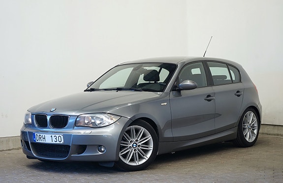 BMW 118d 2 of 5
