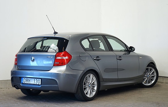 BMW 118d 4 of 5