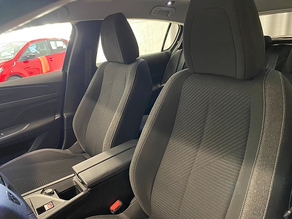 Peugeot 308 10 of 19