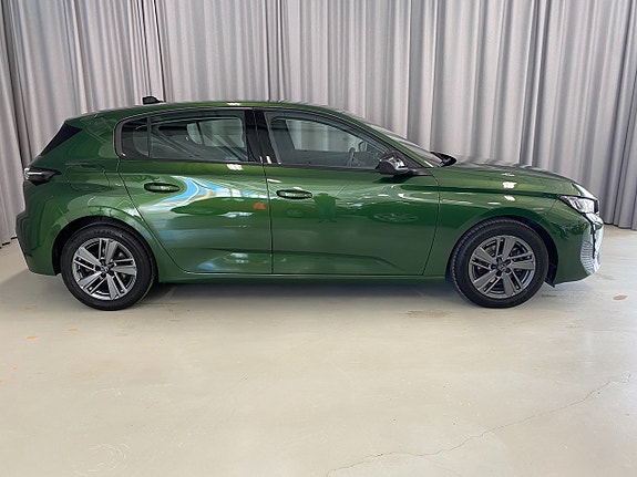 Peugeot 308 3 of 5