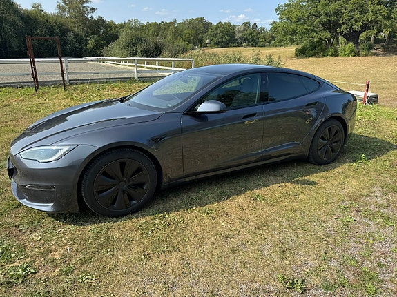Tesla Model S 6 of 6