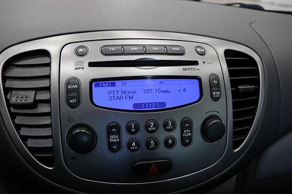 Hyundai i10 15 of 16