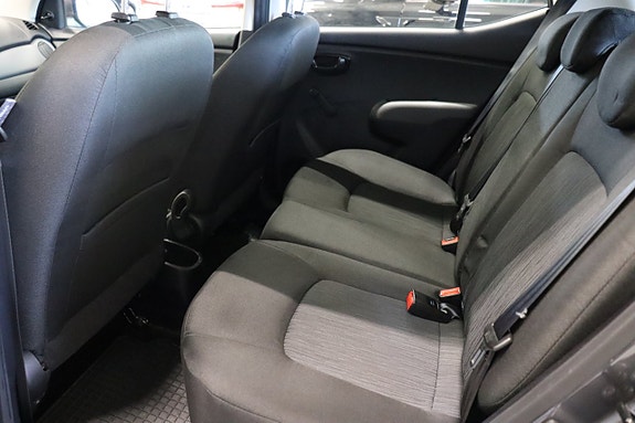 Hyundai i10 9 of 16
