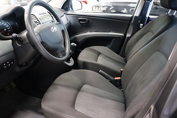 Hyundai i10 7 of 16