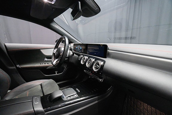 Mercedes-Benz CLA180 12 of 22