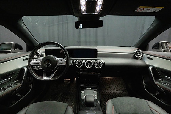 Mercedes-Benz CLA180 11 of 22