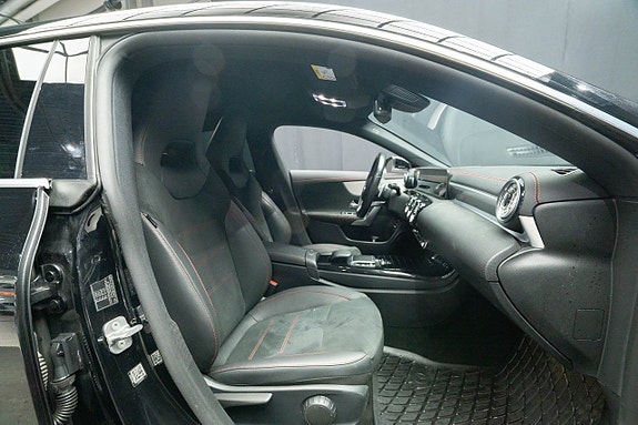 Mercedes-Benz CLA180 16 of 22