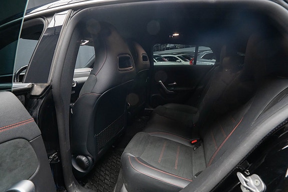Mercedes-Benz CLA180 19 of 22