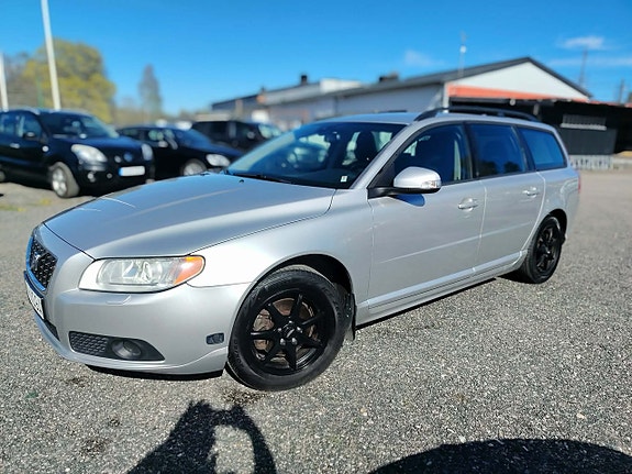 Volvo V70 16 of 23