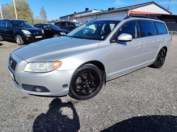 Volvo V70 4 of 5