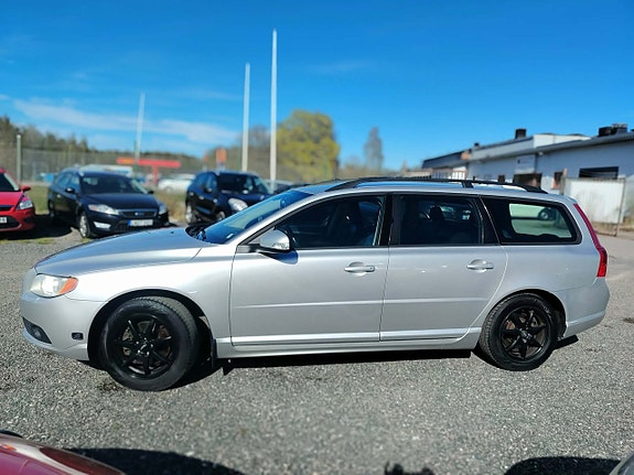 Volvo V70 7 of 23
