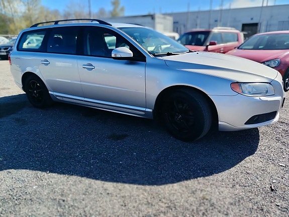 Volvo V70 17 of 23