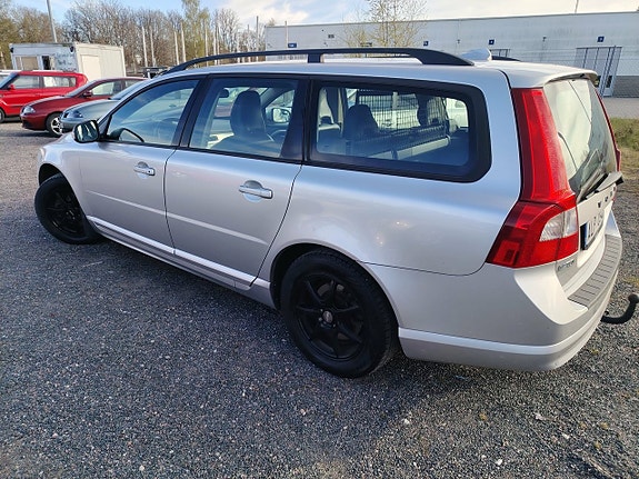 Volvo V70 8 of 23