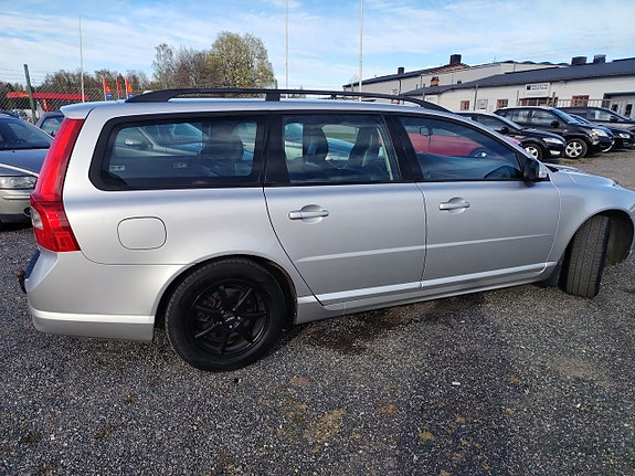 Volvo V70 10 of 23
