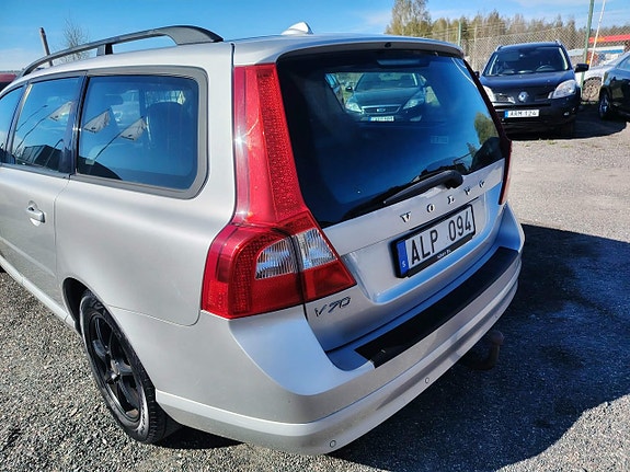 Volvo V70 11 of 23