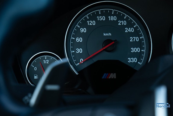 BMW M4 25 of 30