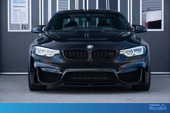 BMW M4 6 of 30