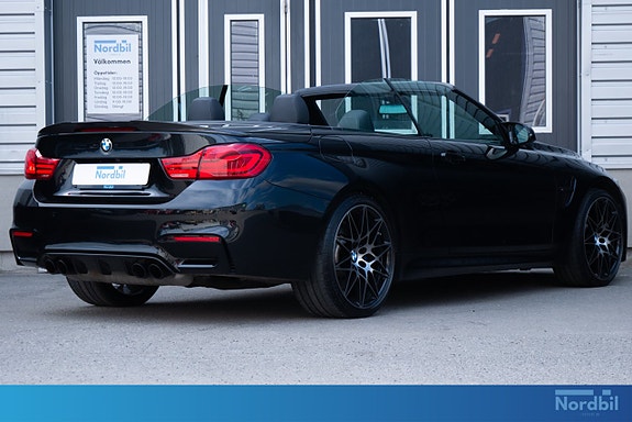BMW M4 4 of 5
