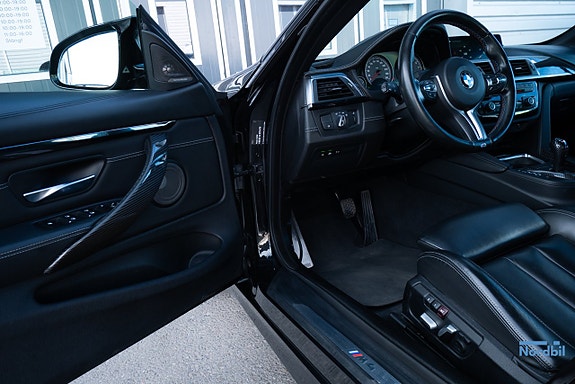 BMW M4 10 of 30