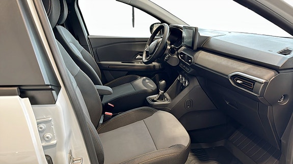 Dacia Sandero 3 of 5