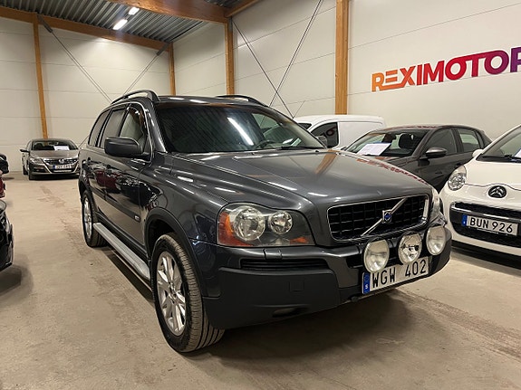 Volvo XC90 2 of 5