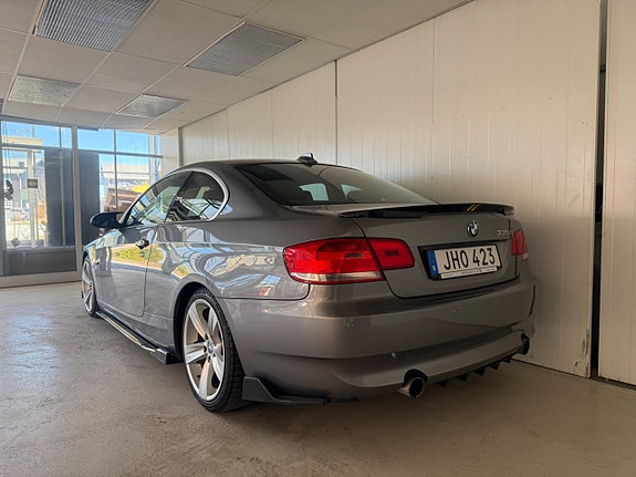 BMW 335i 3 of 8