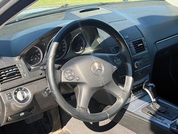 Mercedes-Benz C220 9 of 12