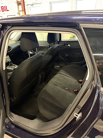 Peugeot 308 SW 5 of 5