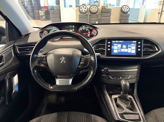 Peugeot 308 SW 3 of 5