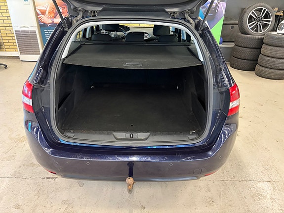 Peugeot 308 SW 7 of 7