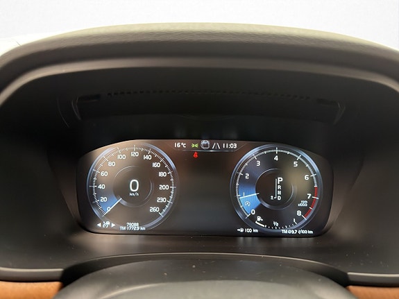 Volvo S90 14 of 30