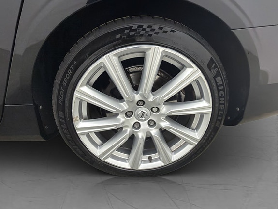 Volvo S90 30 of 30