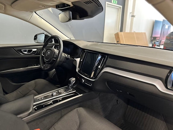 Volvo V60 Cross Country 5 of 5