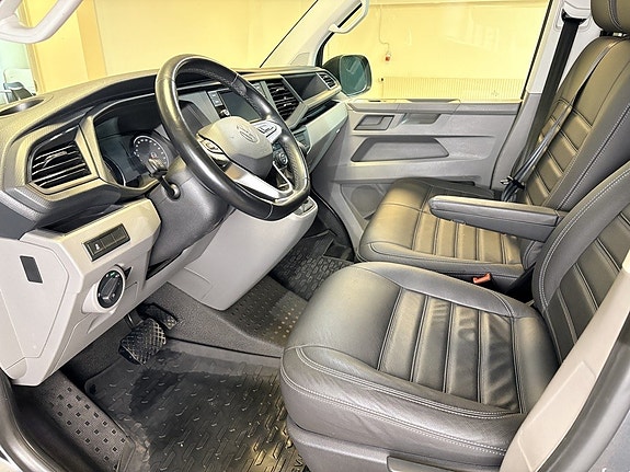 Volkswagen Caravelle 5 of 5