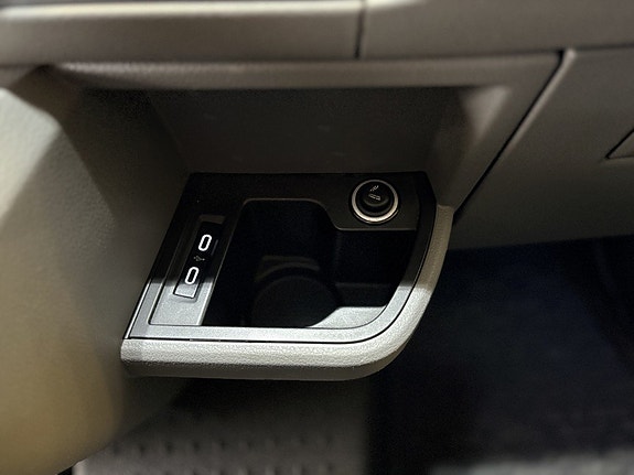 Volkswagen Caravelle 13 of 20