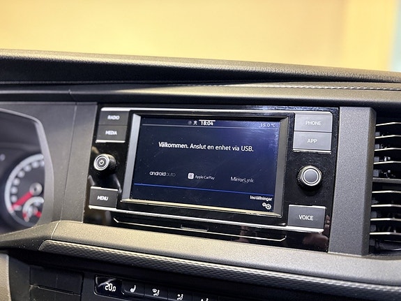 Volkswagen Caravelle 10 of 20