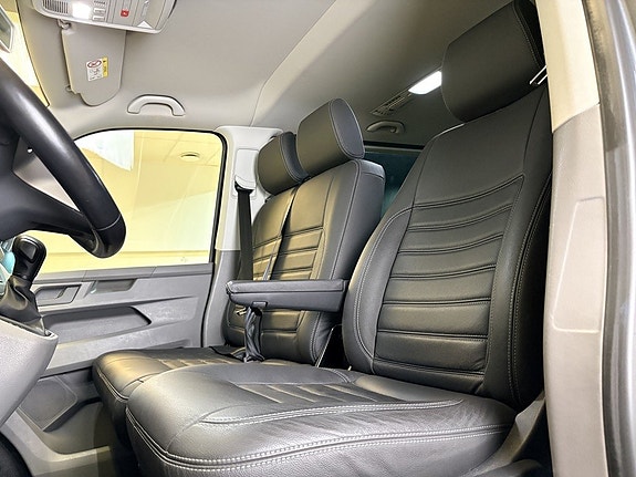 Volkswagen Caravelle 6 of 20