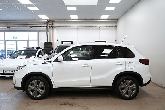 Suzuki Vitara 2 of 26