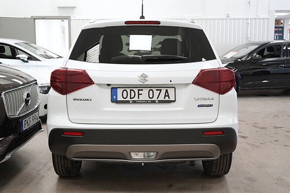 Suzuki Vitara 4 of 26