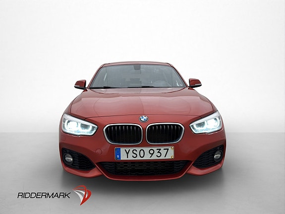 BMW 118i 2 of 5