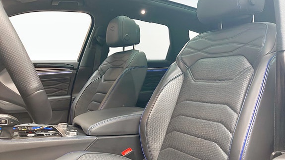 Volkswagen Touareg 8 of 16
