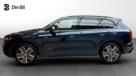 Volkswagen Touareg 2 of 5