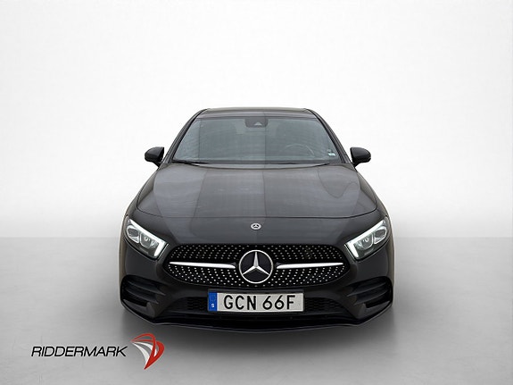 Mercedes-Benz A180 2 of 5