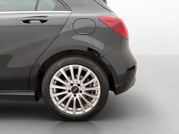 Mercedes-Benz A180 23 of 25
