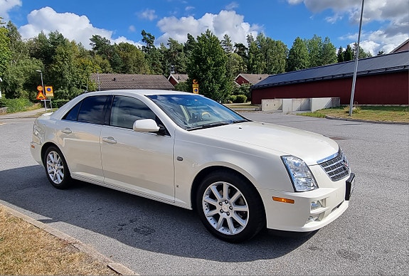 Cadillac STS 17 of 17