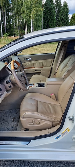 Cadillac STS 9 of 17