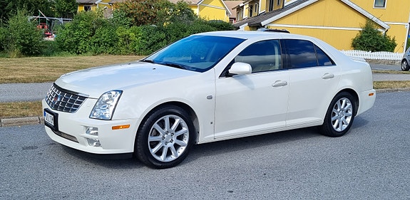 Cadillac STS 2 of 17