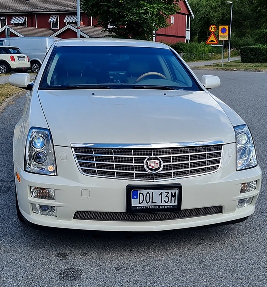 Cadillac STS 5 of 17