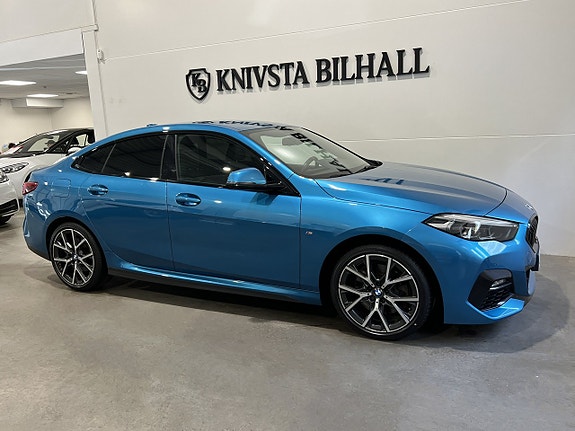 BMW 220i 3 of 5