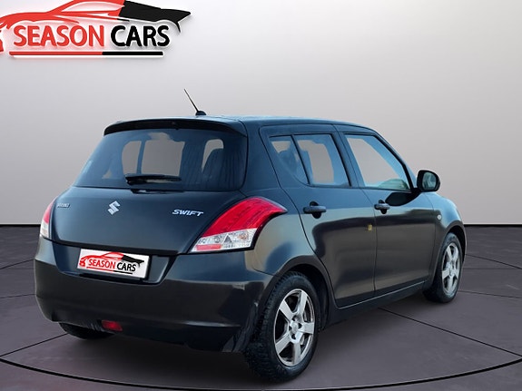 Suzuki Swift 2 of 8